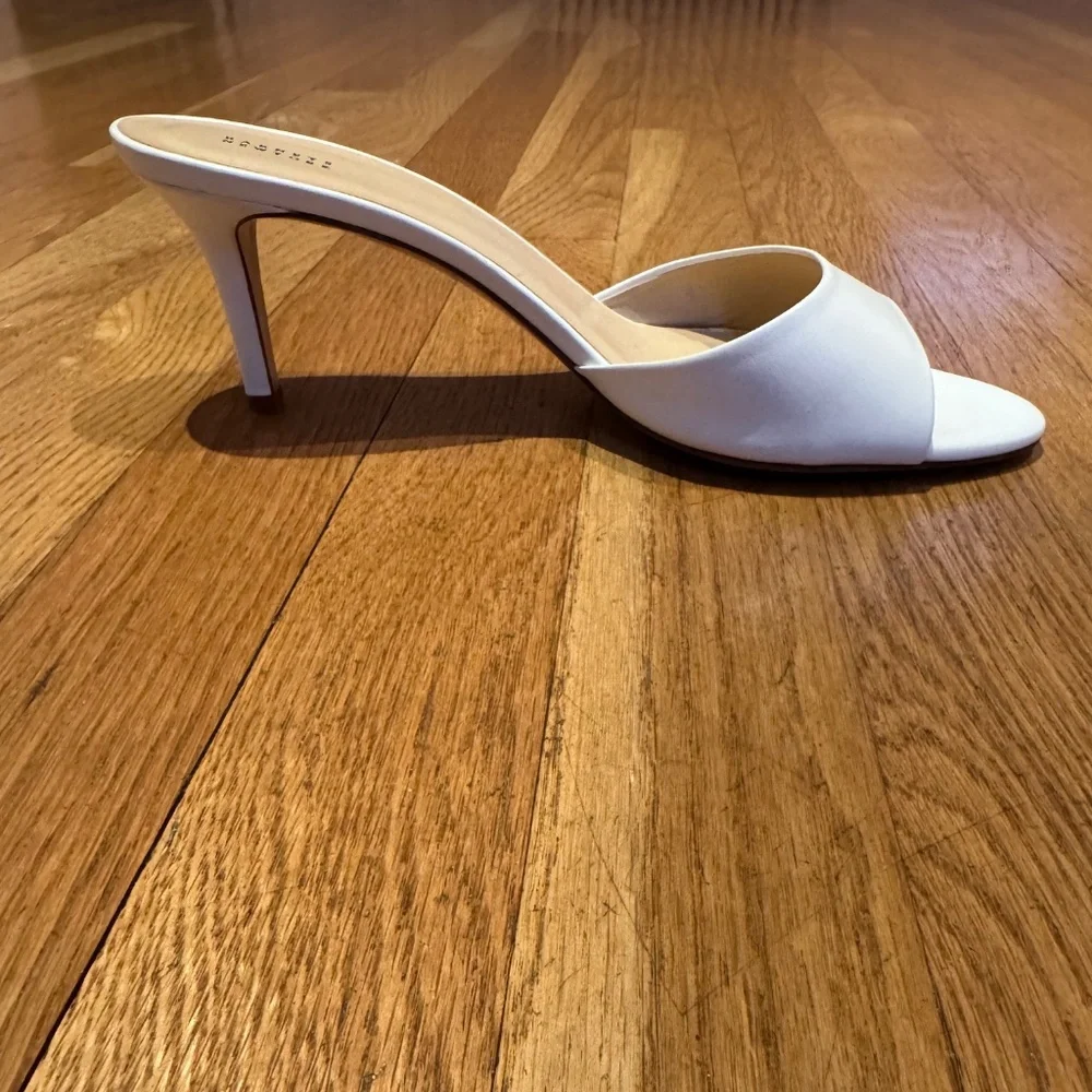 BARNEYS NEW YORK - White Leather Open Toe Heeled Mule - Size 38.5 - Picture 3 of 9